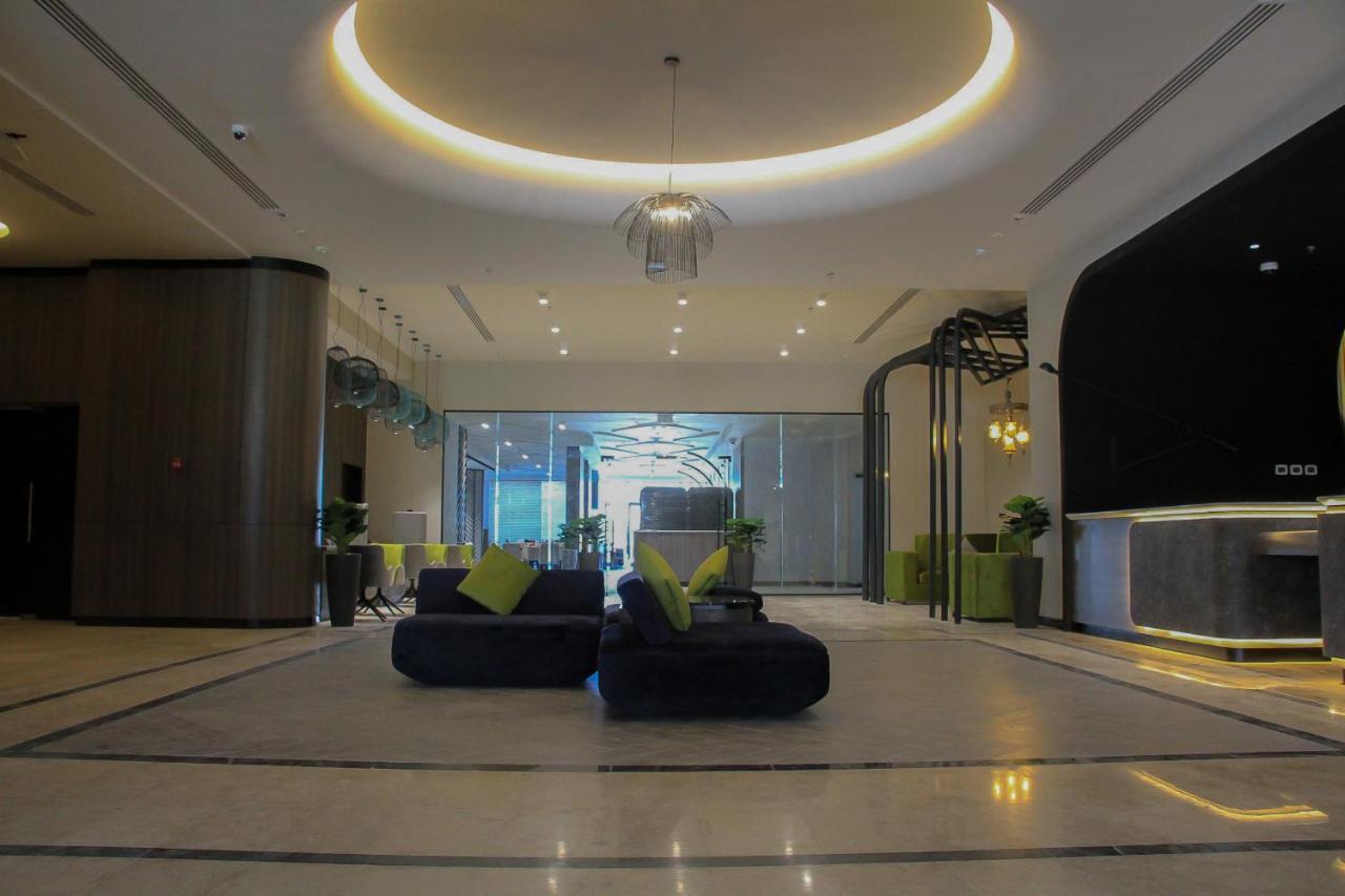 Hotel Holiday International Sharjah Bagian luar foto